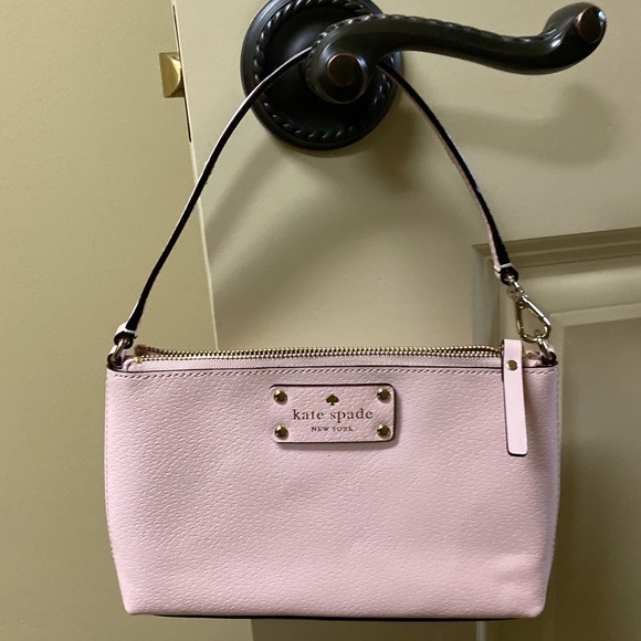 kate spade Handbags - Kate Spade wristlet clutch